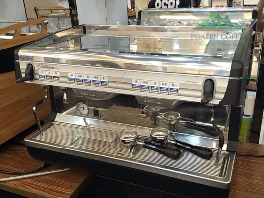 Bạn có nên tin tưởng máy pha cà phê espresso cũ cho quán cafe?