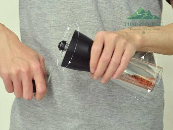 Dụng cụ xay cà phê bằng tay (nhựa cứng trong suốt 2 lớp) - ảnh chi tiết 5 tại Phadin