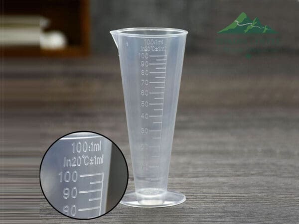 Ly đong nhựa có chia vạch 100ml