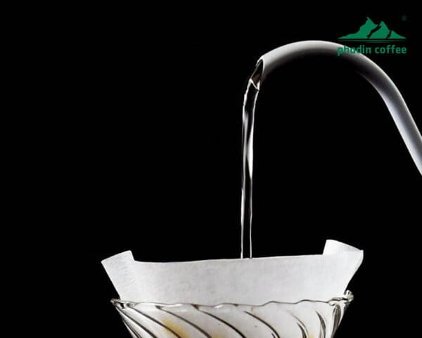 Ấm rót cà phê chính hãng Brewista – điều chỉnh nhiệt độ thông minh, chuyên dụng cho pha cà phê pour-over, thiết kế vòi cổ ngỗng dài bằng thép không gỉ, dung tích 600ml