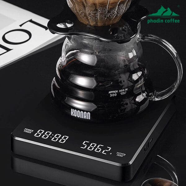 Cân điện tử mini Foresto pha cà phê pour-over – chính xác, nhỏ gọn, dùng cho gia đình hoặc quán, chuyên dụng để cân cà phê hạt và bấm giờ tự động