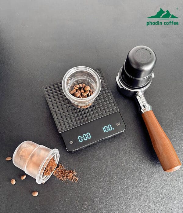 Cốc hứng bột cà phê cho máy xay – dùng để cân cà phê hạt, gắn vào tay cầm máy pha Espresso giúp chống bắn bột, cũng có thể dùng làm cốc ngửi hương (cupping)