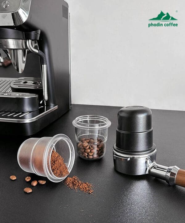 Cốc hứng bột cà phê cho máy xay – dùng để cân cà phê hạt, gắn vào tay cầm máy pha Espresso giúp chống bắn bột, cũng có thể dùng làm cốc ngửi hương (cupping)