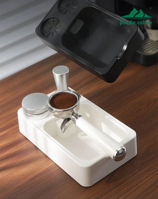 Đế đa năng cho dụng cụ pha cà phê tại nhà – tích hợp chỗ đặt tamper, WDT tool, gõ bã và lưu trữ gọn gàng các phụ kiện máy pha cà phê