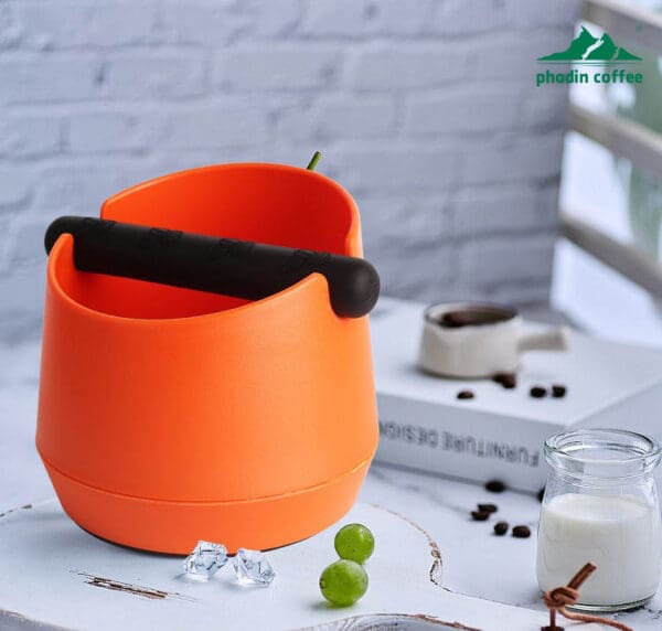 Thùng gõ bã cà phê chuyên dụng – chất liệu nhựa, dùng cho máy pha cà phê gia đình hoặc thương mại, hỗ trợ loại bỏ bã cà phê nhanh chóng và tiện lợi