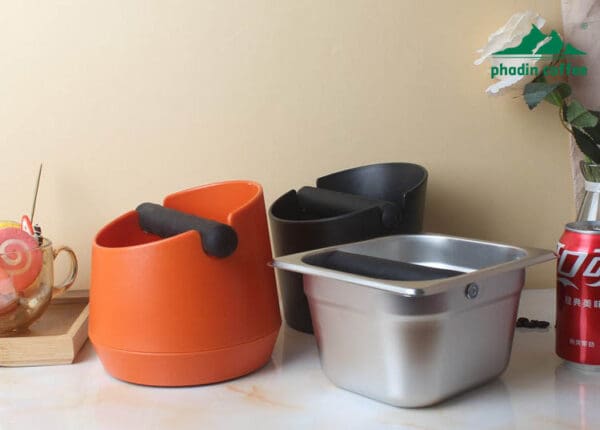 Thùng gõ bã cà phê chuyên dụng – chất liệu nhựa, dùng cho máy pha cà phê gia đình hoặc thương mại, hỗ trợ loại bỏ bã cà phê nhanh chóng và tiện lợi