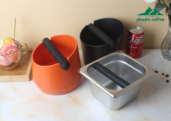 Thùng gõ bã cà phê chuyên dụng – chất liệu nhựa, dùng cho máy pha cà phê gia đình hoặc thương mại, hỗ trợ loại bỏ bã cà phê nhanh chóng và tiện lợi
