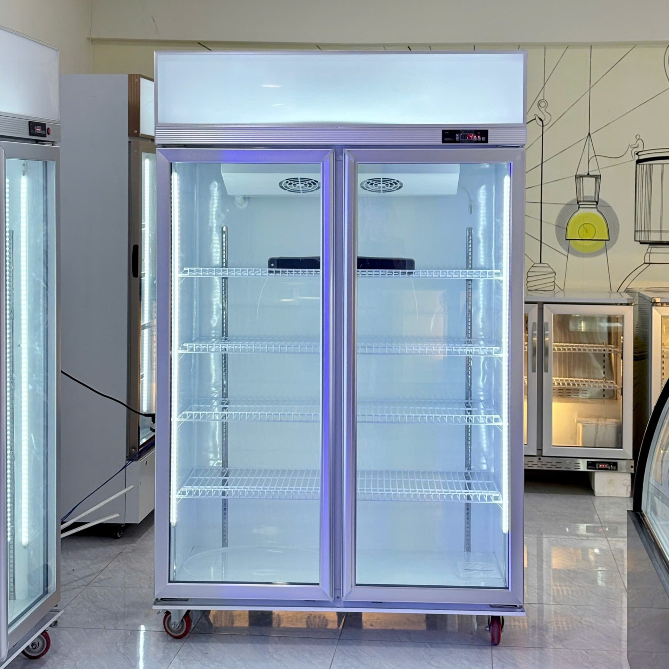 Tủ mát trắng LIGHTCOOL LC-1200 - Ảnh 5